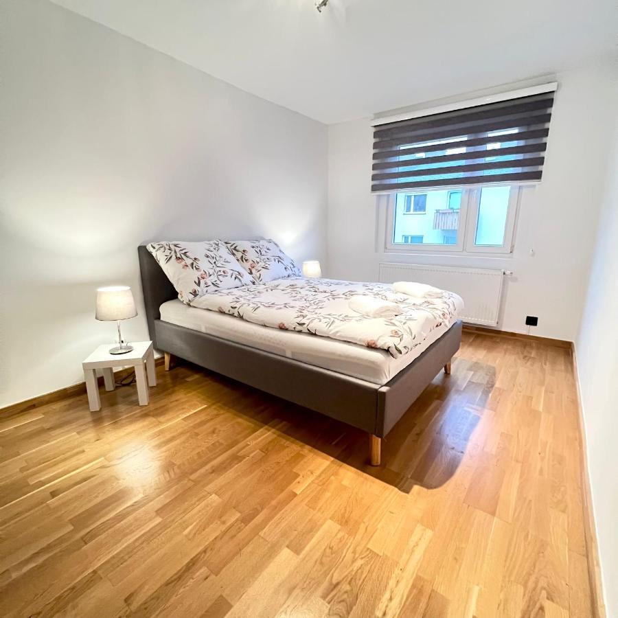Spacious Apartment With Terrace Wien Eksteriør billede